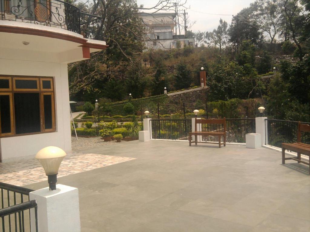 Sapphire Inn Bhīm Tāl Extérieur photo